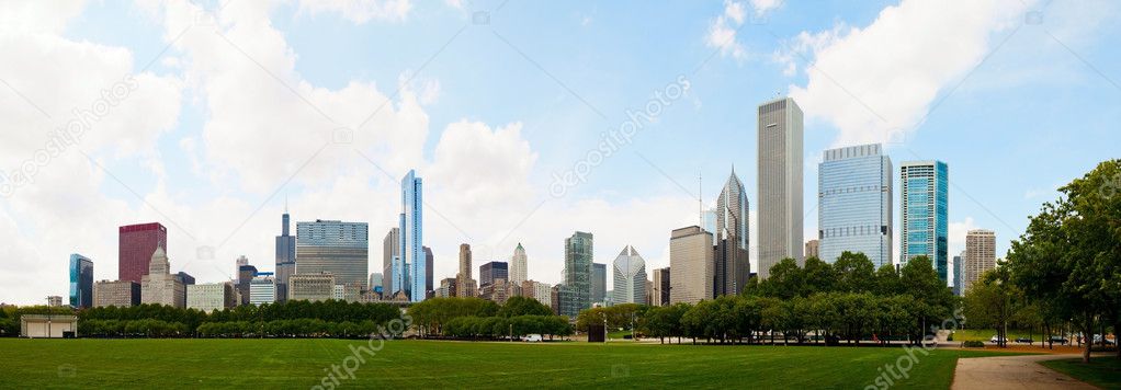 Downtown Chicago, IL on the sunny day