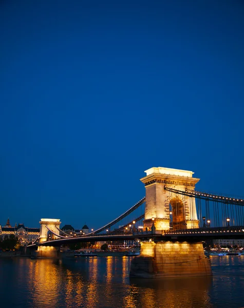 Puente de la Cadena Szechenyi en Budapest, Hungría — Foto de Stock