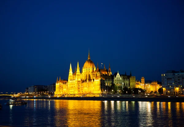 Hungarian Houses of Parliament in Budapest — Stock Photo, Image