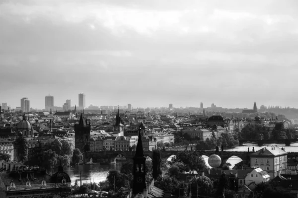 Vista general de la antigua Praga desde el puente de Carlos —  Fotos de Stock