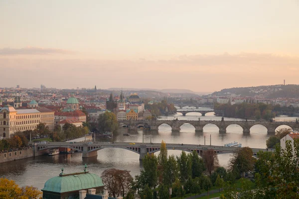 Prag charles Köprüsü ile eski genel bakış