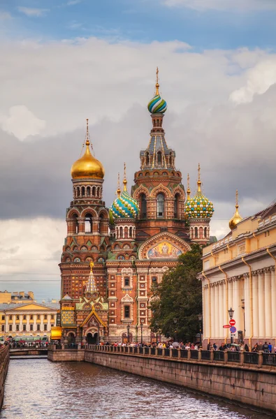 Retter auf Blutkathedrale in St. Petersburg, Russland — Stockfoto
