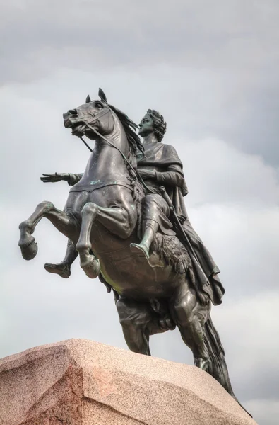 Statue von Peter dem Großen in Sankt Petersburg — Stockfoto