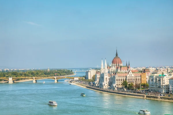 Hungarian parliament building in budapest, Magyarország — Stock Fotó