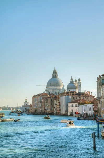 Vista a la Basílica di Santa Maria della Salute en Venecia — Foto de Stock