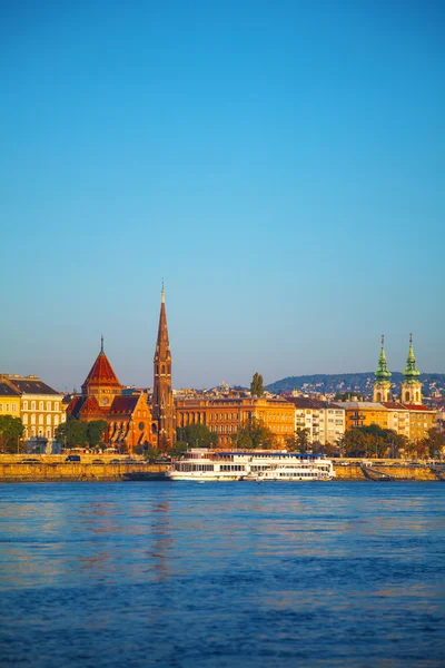 Old Budapest panoramica la mattina presto — Foto Stock