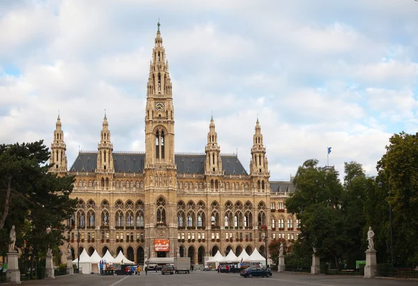 Rathaus (Câmara Municipal) em Viena, Áustria pela manhã — Fotografia de Stock