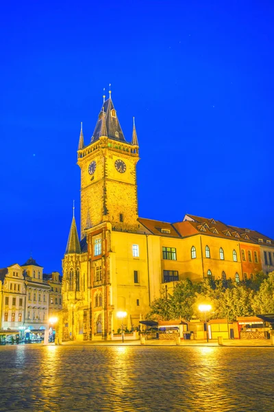 Antigua plaza del mercado en Praga por la noche —  Fotos de Stock