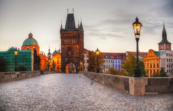 Charles bridge in Prague early in the morning — Stock Photo, Image
