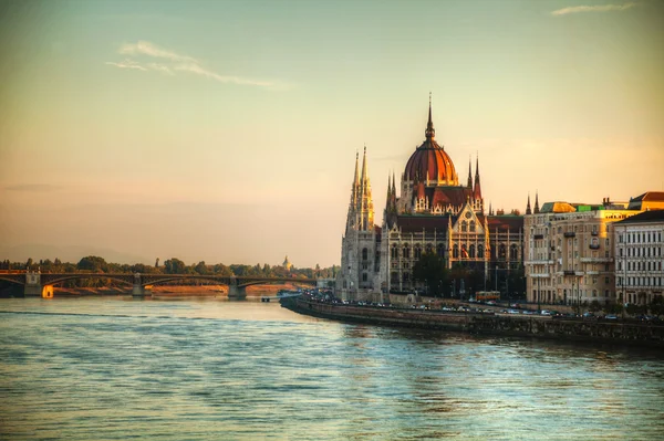 Palais du Parlement hongrois à Budapest — Photo