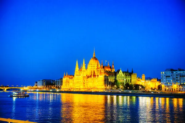 Hungarian Parliament building in Budapest — Stock Photo, Image