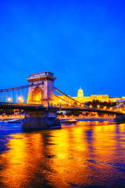 Szechenyi Chain Bridge in Boedapest, Hongarije — Stockfoto