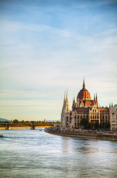 Budynek parlamentu węgierskiego w Budapeszcie — Zdjęcie stockowe