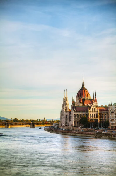 Budova maďarského parlamentu v Budapešti — Stock fotografie