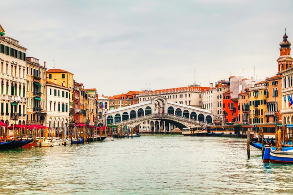 이탈리아 베네치아의 리알토 다리 ( 폰테 디 리알토 ) — 스톡 사진