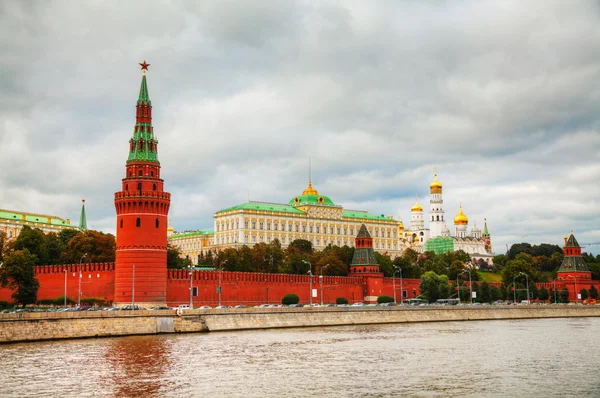 市中心的全景莫斯科克里姆林宫与 — 图库照片