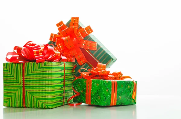 Cajas verdes con regalos —  Fotos de Stock