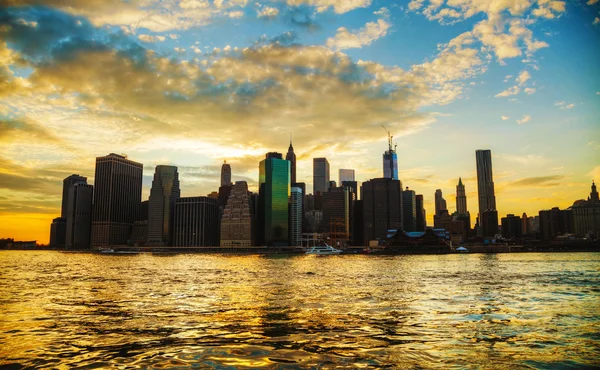 New York City cityscape at sunset — Stock Photo, Image