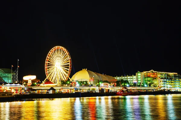 Navy pier v Chicagu v noční době — Stock fotografie