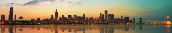 Downtown Chicago, IL at sunset — Stock Photo, Image