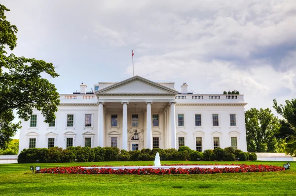 Het witte huis gebouw in washington, dc — Stockfoto