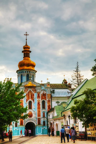 Campanario en Kiev Pechersk Lavra monasterio en Kiev, Ucrania — Foto de Stock