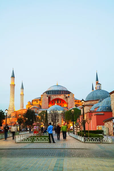 Hagia Sophia in Istanbul, Turkey early in the evening — Stock Photo, Image