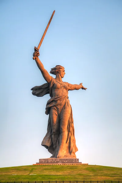 ヴォルゴグラード、ロシアの '祖国コール ！' 記念碑 — ストック写真