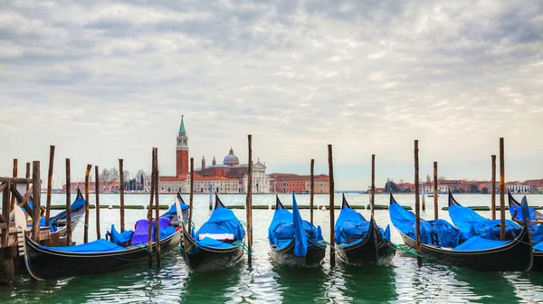 Gondolas floating in the Grand Canal — Stock Photo, Image