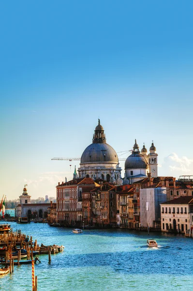 Widok na bazylikę di santa maria della salute w Wenecji — Zdjęcie stockowe