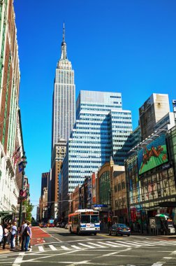 empire state binası ile New york street
