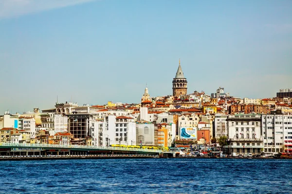 Paisaje urbano de Estambul con torre Galata —  Fotos de Stock