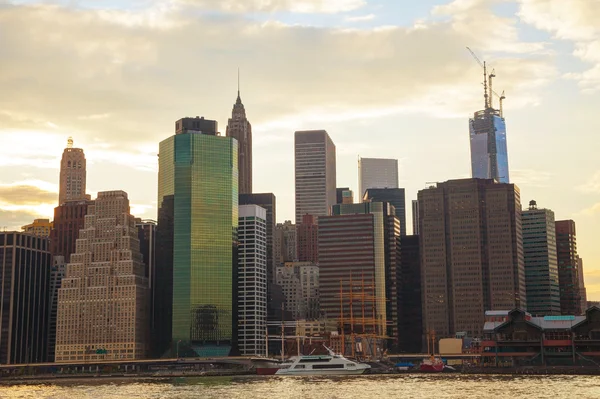 New York City skyscrapers at sunset — Stock Photo, Image