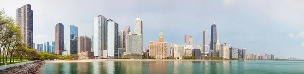 Downtown Chicago, IL em um dia ensolarado — Fotografia de Stock