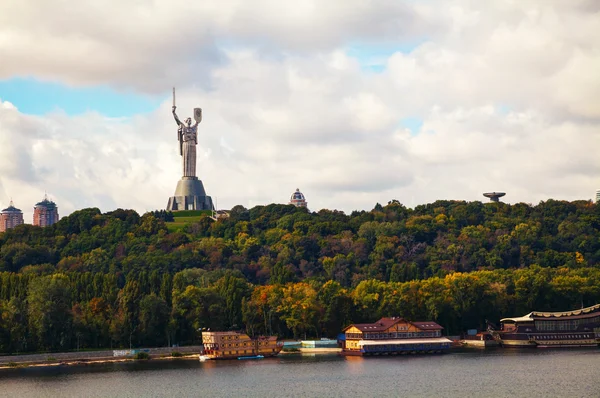 Matki Ojczyzny pomnik w Kijowie, Ukraina — Zdjęcie stockowe