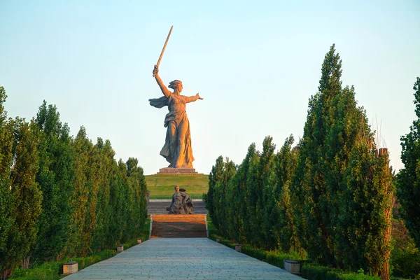 Родина зовет! памятник в Волгограде, Россия — стоковое фото