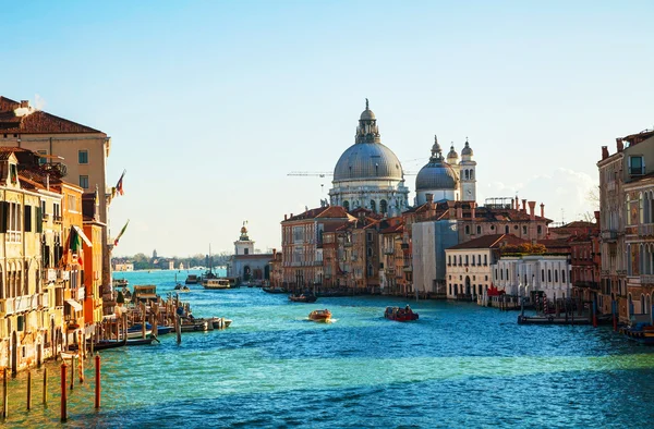 Blick auf die Basilika Santa Maria della Salute in Venedig — Stockfoto