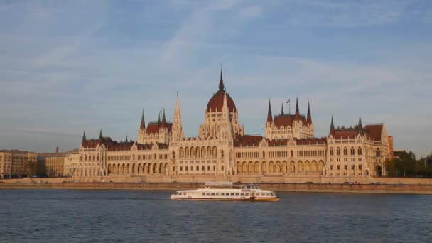 Edificio Parlamento húngaro — Vídeo de stock