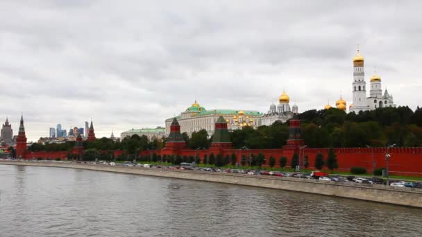 Downtown Moskou met kremlin — Stockvideo