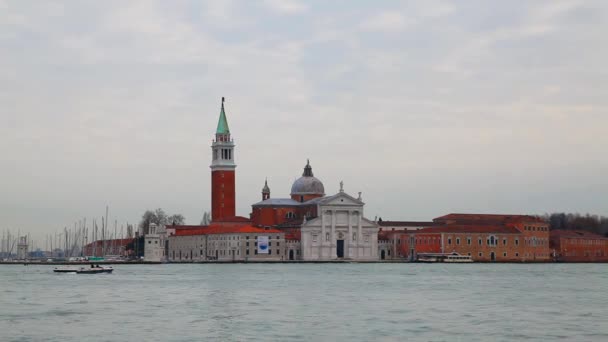 Grand canal med basilica di san giogio maggior — Stockvideo