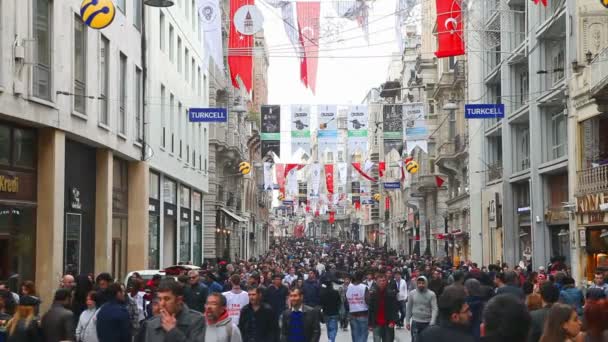 Trångt istiklal street — Stockvideo