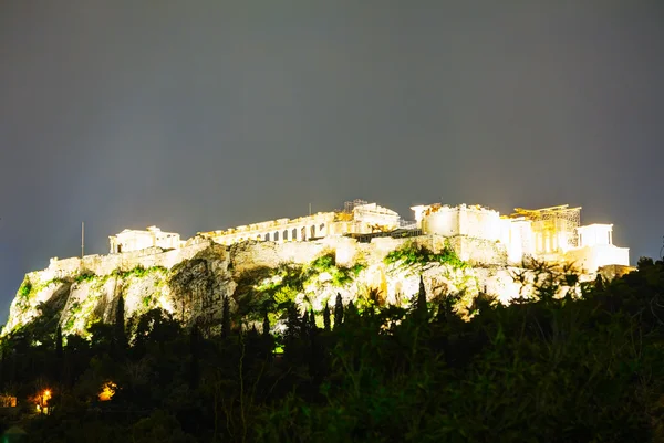 Acrópolis en la noche después de la puesta del sol —  Fotos de Stock