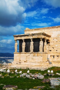 Atina'da caryatids sundurma