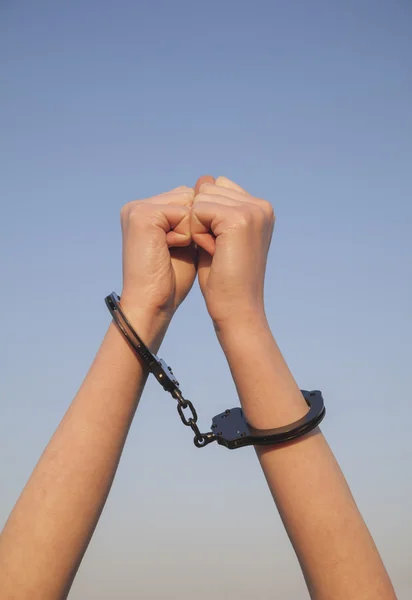 Handcuffed hands — Stock Photo, Image
