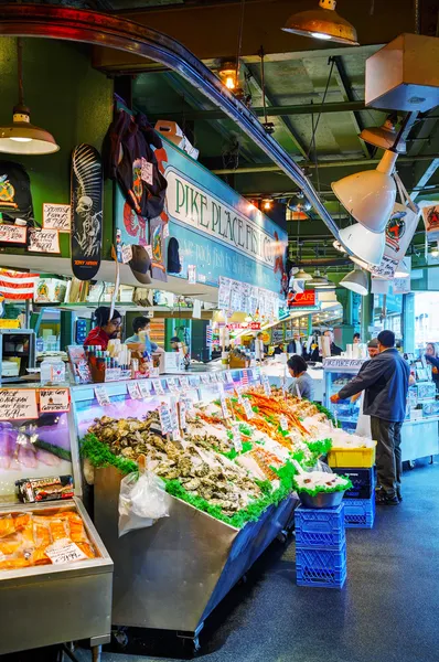 Stand en el famoso mercado Pike Place en Seattle — Foto de Stock