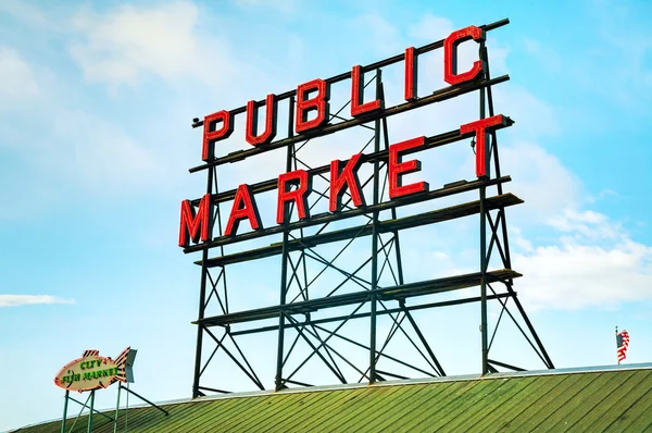 Famous Pike Place market sign in Seattle — Stock Photo, Image