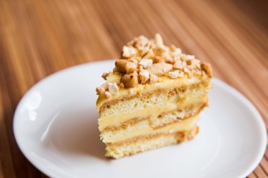 Fındıklı pasta bir parça