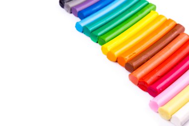 Kil modelleme hamuru barlar, gökkuşağı renkleri