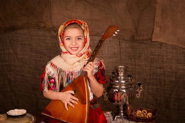 Şal güzel Rus kızı — Stok fotoğraf