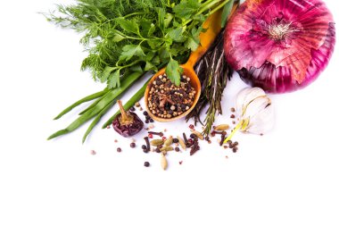 çeşitli baharatlar ve otlar, soğan ve garlik
